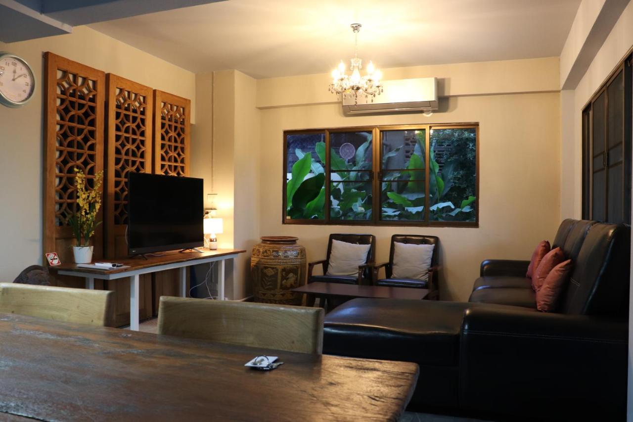 8Th House @ Center Of Chiangmai Old Town Apartamento Chiang Mai Exterior foto